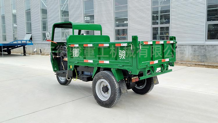 電動三輪車三開門