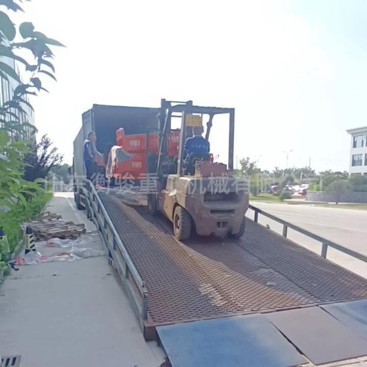 出口礦用三輪車